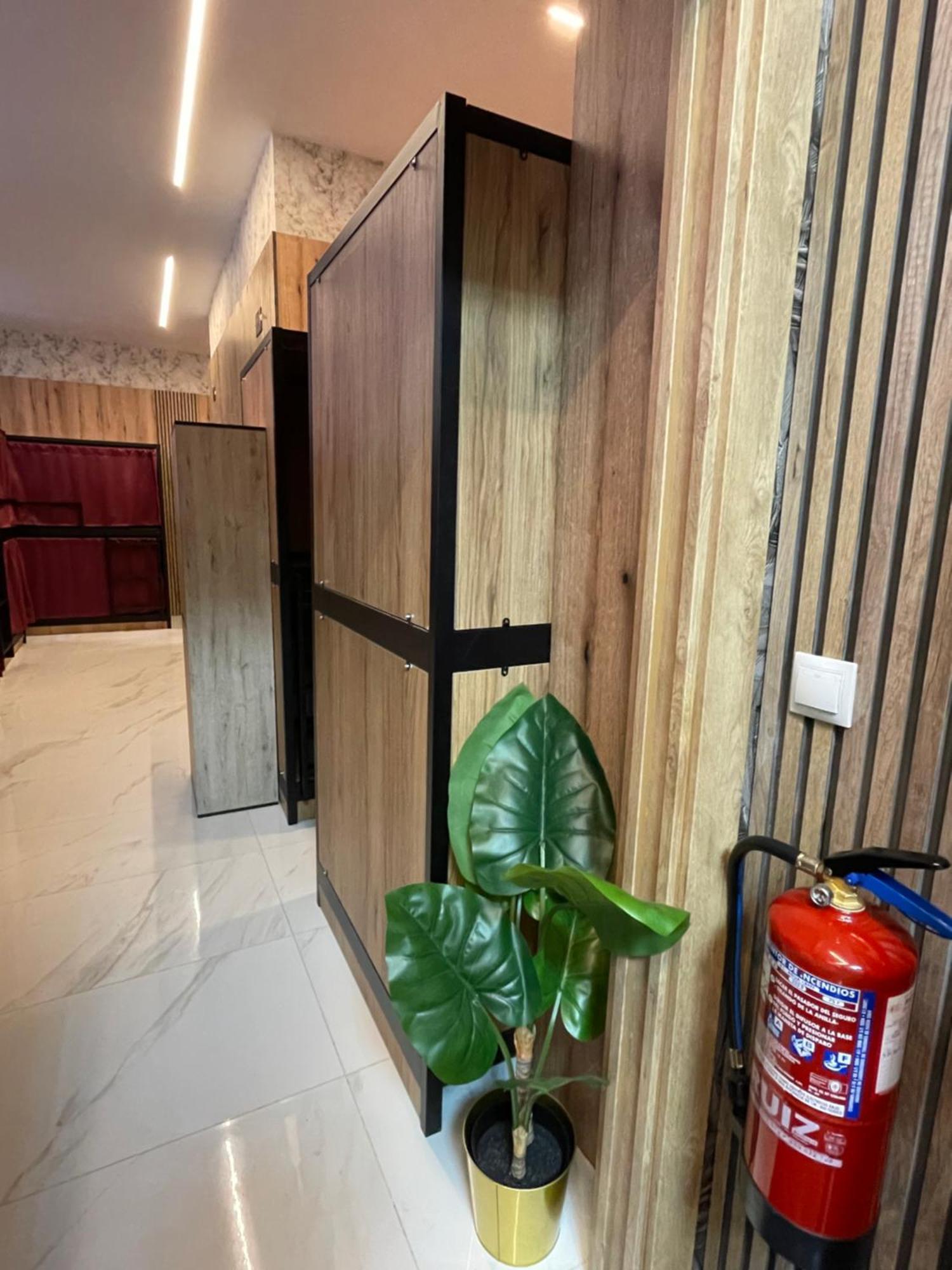 Velvet Hostels Pacifico Madrid Eksteriør billede