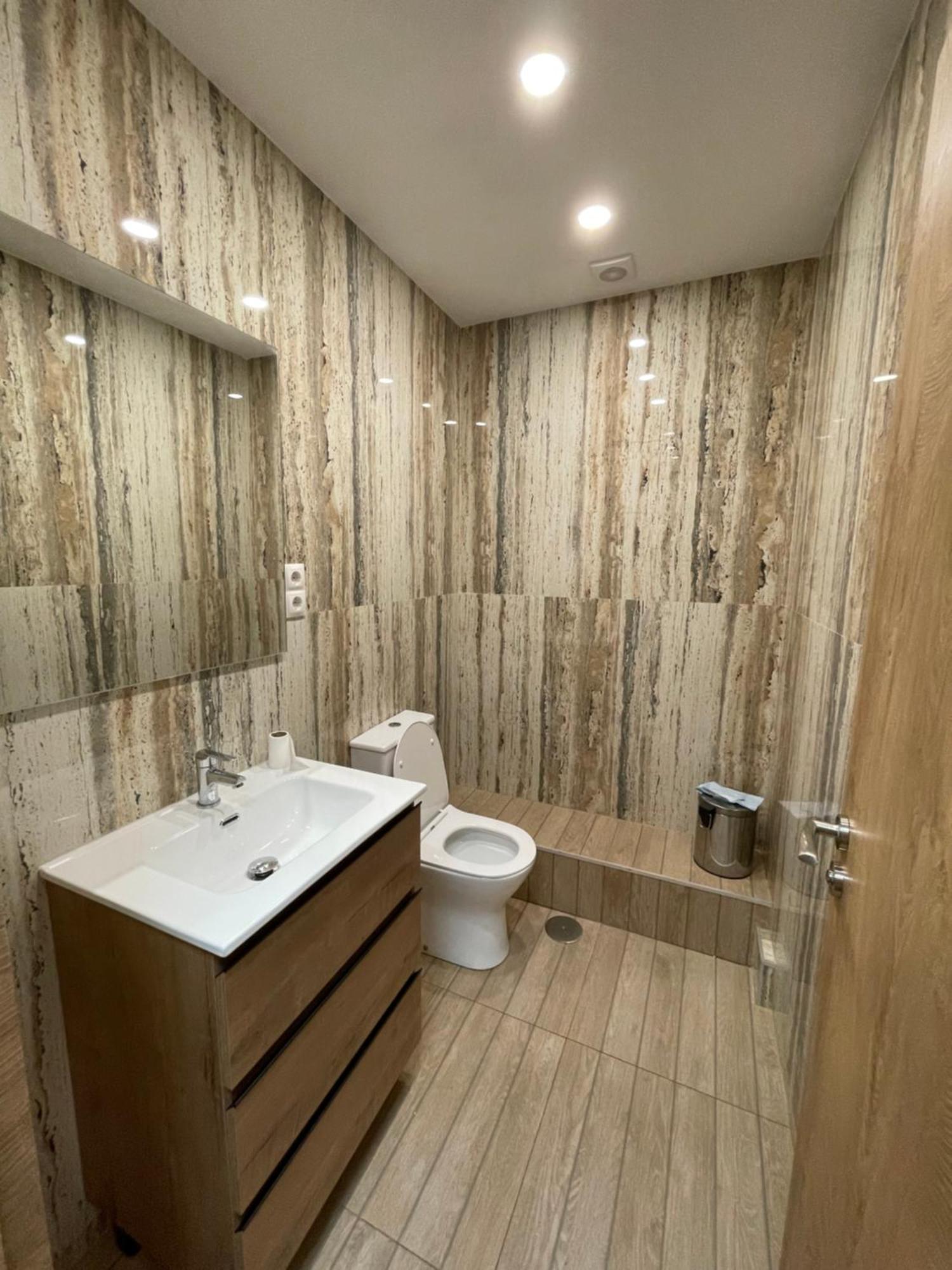 Velvet Hostels Pacifico Madrid Eksteriør billede