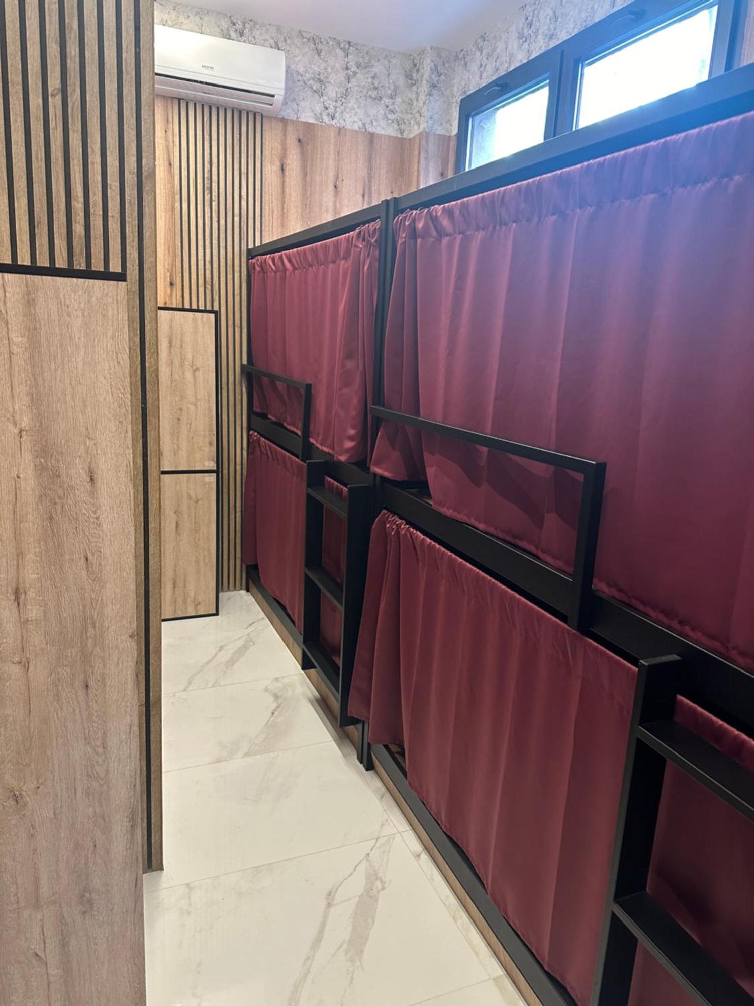 Velvet Hostels Pacifico Madrid Eksteriør billede