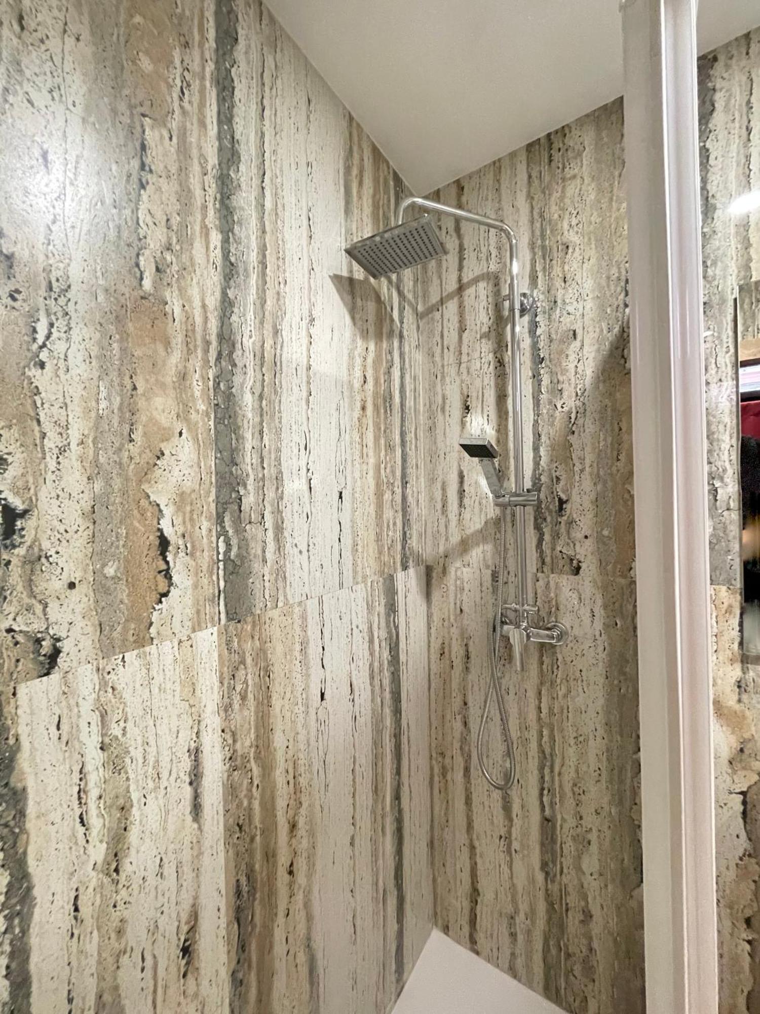 Velvet Hostels Pacifico Madrid Eksteriør billede