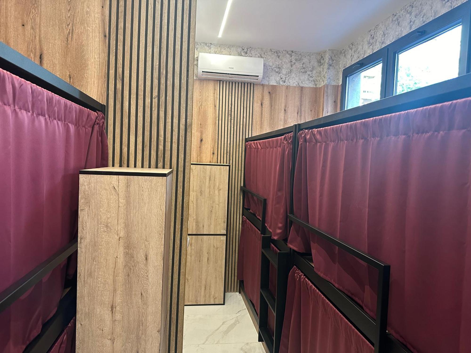 Velvet Hostels Pacifico Madrid Eksteriør billede