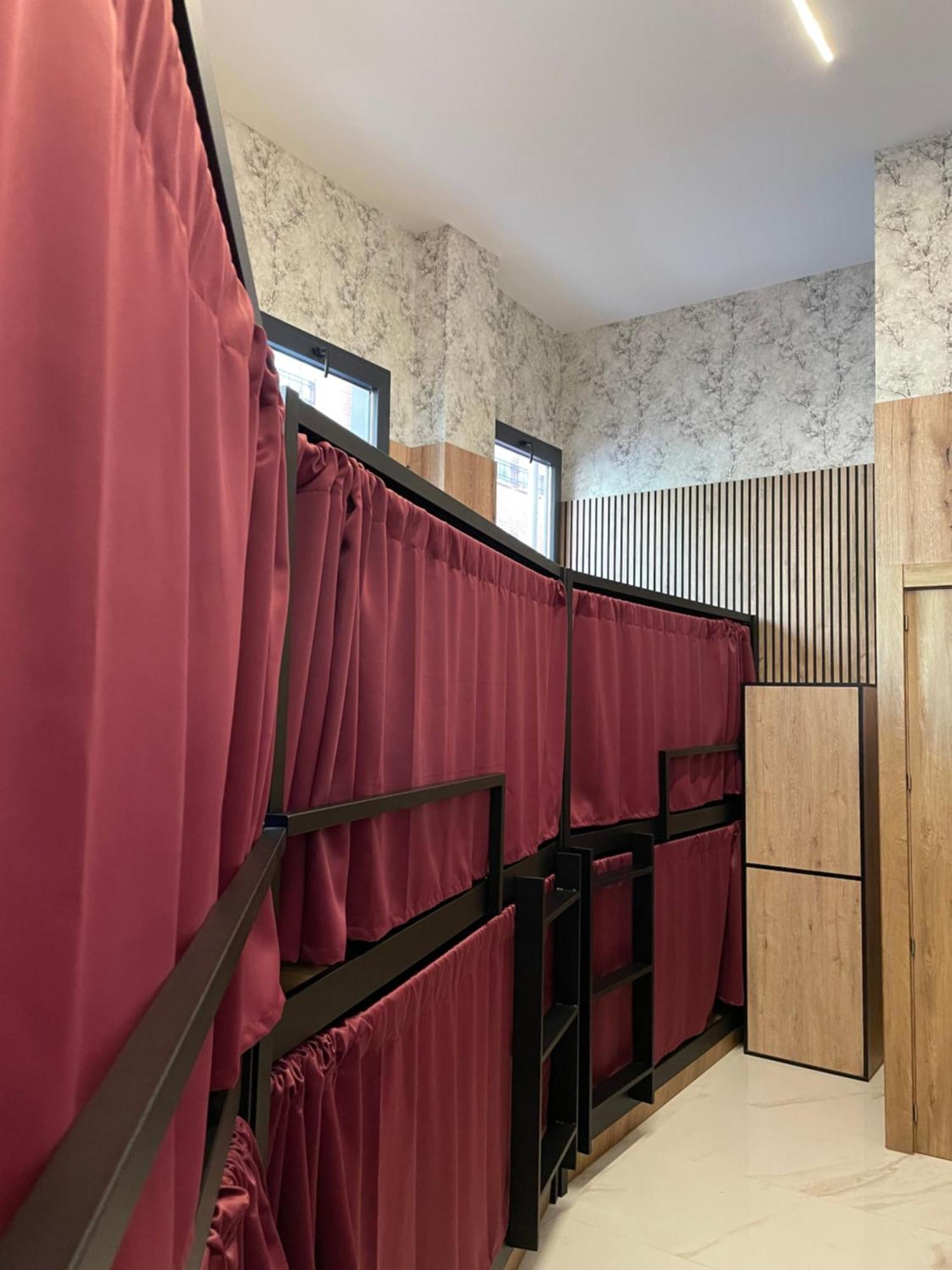 Velvet Hostels Pacifico Madrid Eksteriør billede